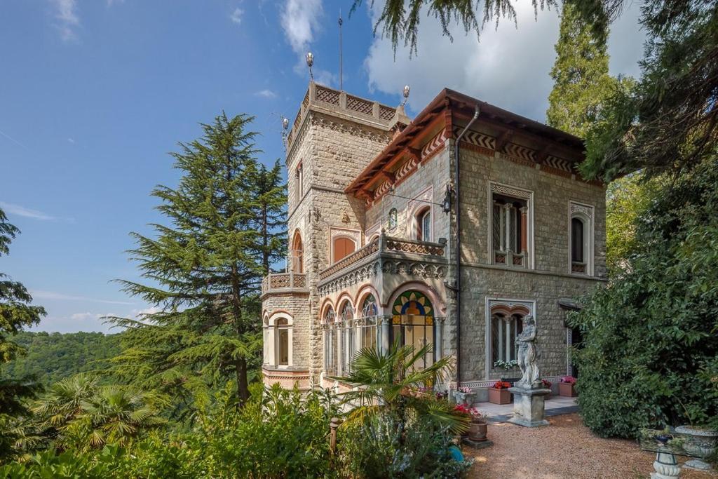 דירות וארסה Il Parco E Gli Affreschi מראה חיצוני תמונה